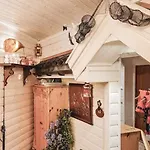 8 Person In Skudeneshavn-by Traum *