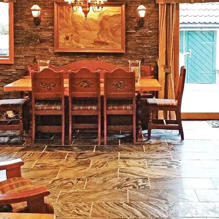 8 Person In Skudeneshavn-by Traum