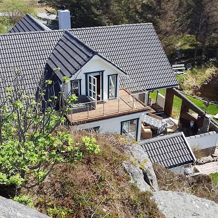 8 Person In Skudeneshavn-by Traum * Skudeneshavn