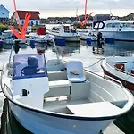 8 Person In Skudeneshavn-by Traum *