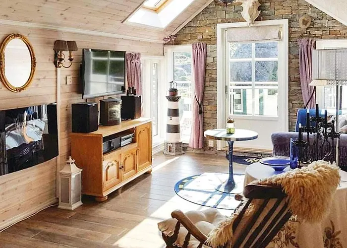 8 Person In Skudeneshavn-by Traum